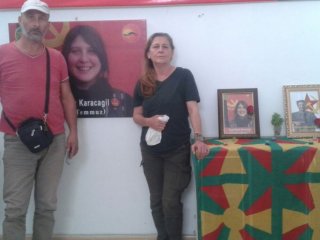 Kırmızı fularlı teröristin anne ve babası Türkiye'ye döner dönmez gözaltına alındı