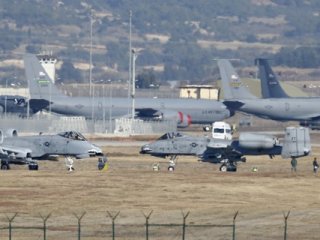 İncirlik Üssü'nde yoğun hareketlilik! Uçaklar peş peşe inip kalkıyor