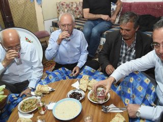 Kılıçdaroğlu köy evinde iftar yaptı