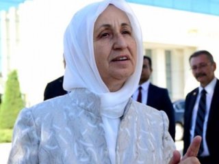 Melek İpek: Gülen bir numaralı teröristtir