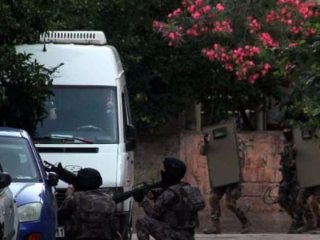 DEAŞ'ın hücre evine baskın! Canlı bomba operasyonu