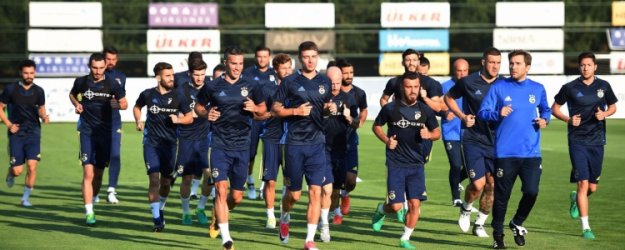 Fenerbahçe'de 3 isim kadro bırakıldı!
