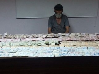 Dilenciden çıkan parayı 8 zabıta zor saydı