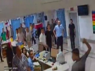 Hastaneyi bıçaklarla bastılar!