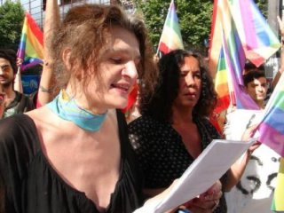 İstanbul'da LGBT’lilere gözaltı operasyonu!