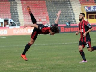 Taklalarını artık Kartal için atacak!