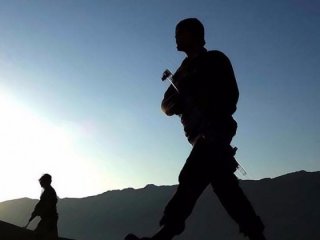 Askeri araca saldırı: 2 şehit,1 yaralı