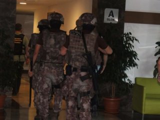 İstanbul'da lüks rezidansa baskın!