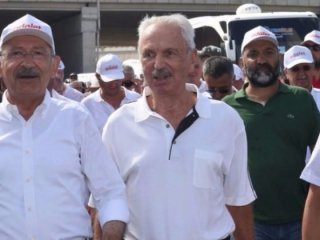 Türban düşmanı rektör de 'adalet' için yürüdü!