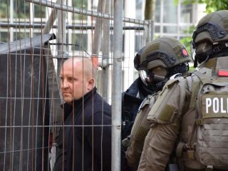 Erdoğan'ın konvoyu Hamburg'da 10 dakika bekletildi