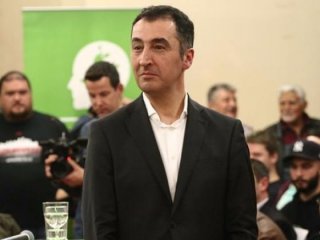 Cem Özdemir: Hamburg'daki protestolar gereksiz