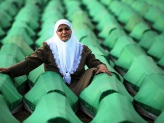 Katliamın üzerinden 22 yıl geçti: Acılar halen taze