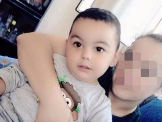 3 yaşındaki oğlunu şarj kablosuyla boğarak öldürdü