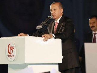 Erdoğan'ın konuştuğu sırada talihsiz kaza!