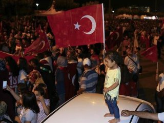 Demokrasi nöbetinden ilginç kareler