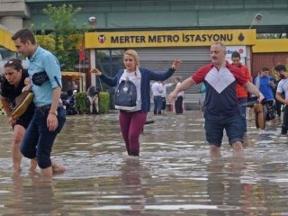 İstanbul'u vuran yağışından ardından Meteoroloji’den bir uyarı daha!