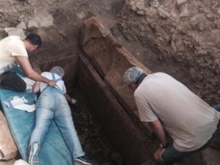 2 bin yıllık mezar açıldı! İçinden çıkanlar...