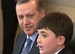 Erdoğan koltuğunu devretti