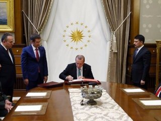 YAŞ sonrası FETÖ mağduru 8 albaya terfi