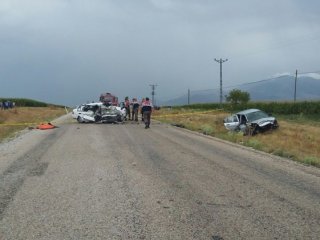Karaman'da korkunç kaza! Kafa kafaya çarpıştılar