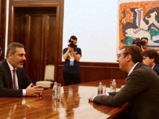 Belgrad'da sürpriz görüşme!