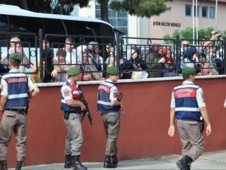 FETÖ'cü polislerden 1,5 milyon dolarlık vurgun