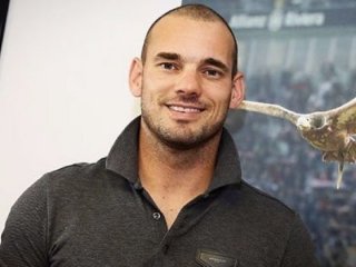 Sneijder'den İngiliz gazeteciye kapak cevap