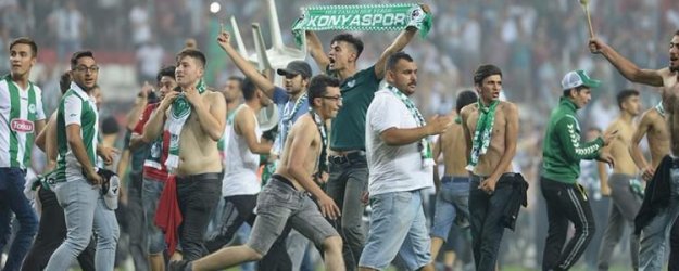 Süper Kupa’da sahaya bıçak atan holigan yakalandı