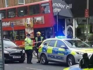 Londra'da çift katlı otobüs dehşeti!