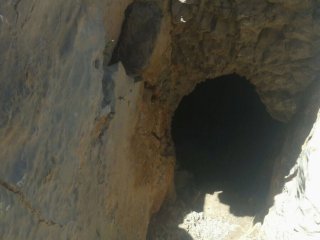 Askerin girdiği mağaradan 5 ceset çıktı!