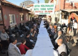 Romanlar kutlu doğumda buluştu