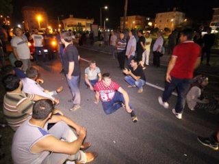 Duyan oraya koştu: Yolu kapattılar!