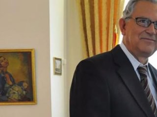 Ünlü işadamı hakkında dolandırıcılıktan yakalama kararı