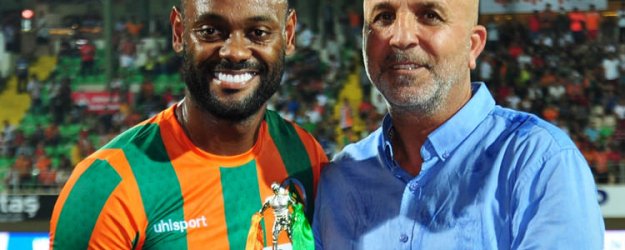 Vagner Love 2 yıllık imzayı attı!