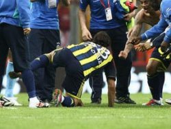Mehmet Topuz'dan Melo'ya taş