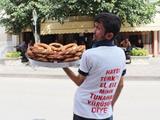 Simitçi Erkan iki günlük kazancını tereddütsüz gönderdi