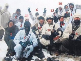 Bu fotoğraftaki teröristlerin hepsi öldürüldü