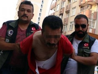Kızlar çığlık attı! Polis zor kurtardı
