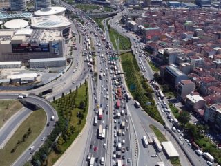 Akın akın gidiyorlar! Havadan görüntülendi