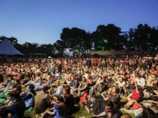 Yine festival yeniden rezalet