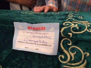 Vatan Şaşmaz'ın cenazesinde büyük ayıp!