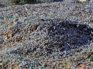Hacı adaylarının Arafat'a intikalleri başladı