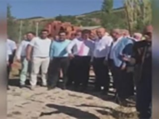 Mustafa Sarıgül'ü silahlı magandalar karşıladı