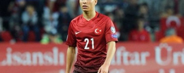 Abileri bağırdı, Emre Mor sevince katılmadı