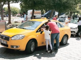İstanbul'da Türkçe konuşan taksiye binemiyor