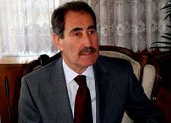 Günay, Abdürrahim Karakoç'u hastanede ziyaret etti