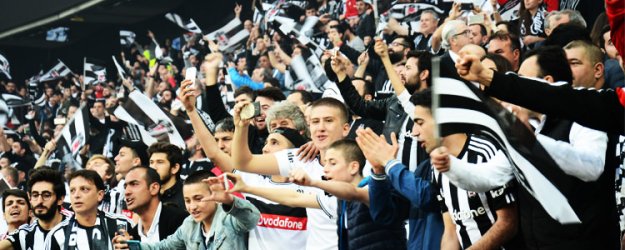 Beşiktaş taraftarı yasağı deldi!