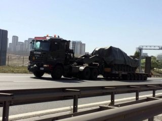 TEM'DE askeri araç hareketliliği!