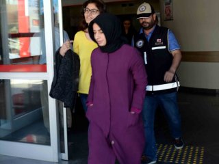 FETÖ'nün hakim ve savcı evlerine operasyon: 9 gözaltı