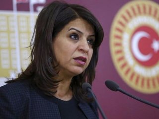 HDP'li vekile evinin önünde gözaltı